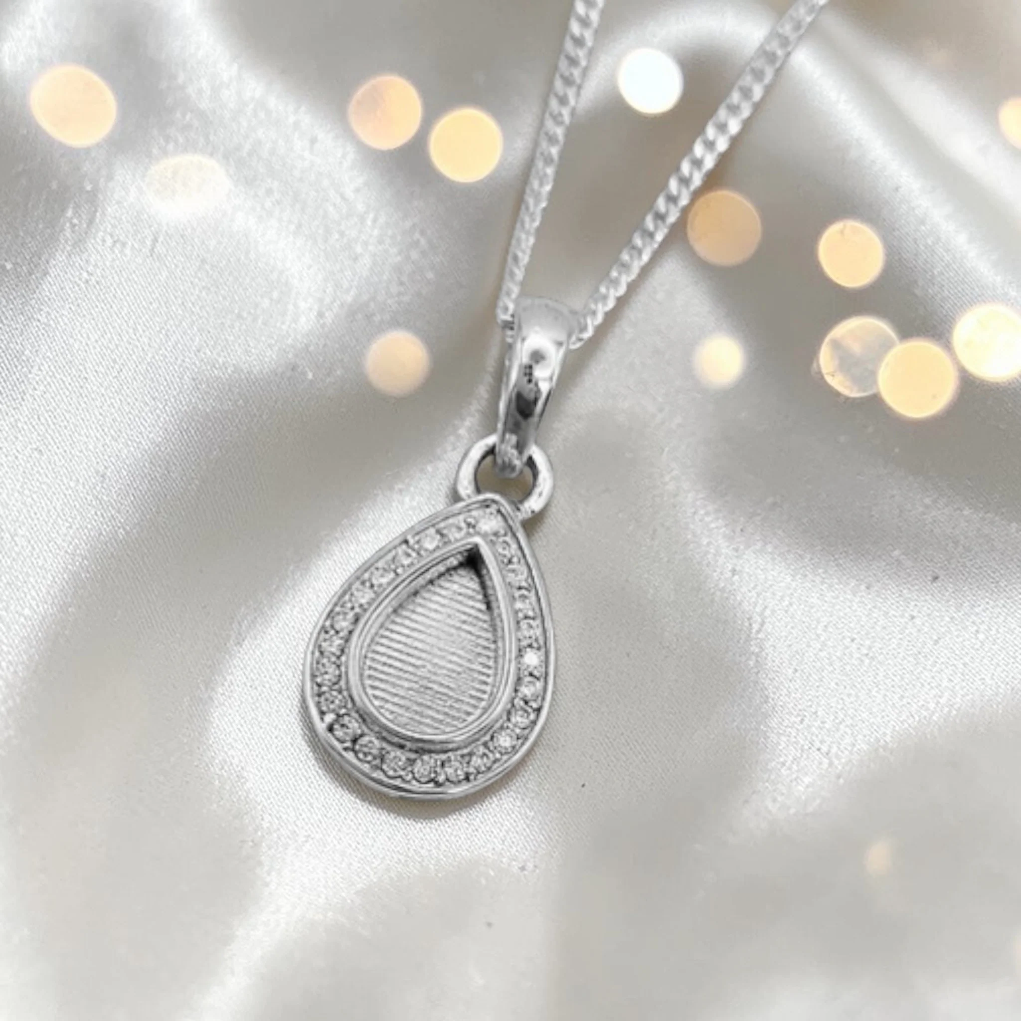 Seraph Glow Pendant - Image 2