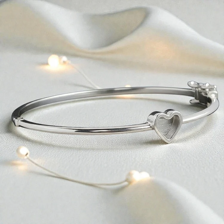 Cassia Heart Bangle