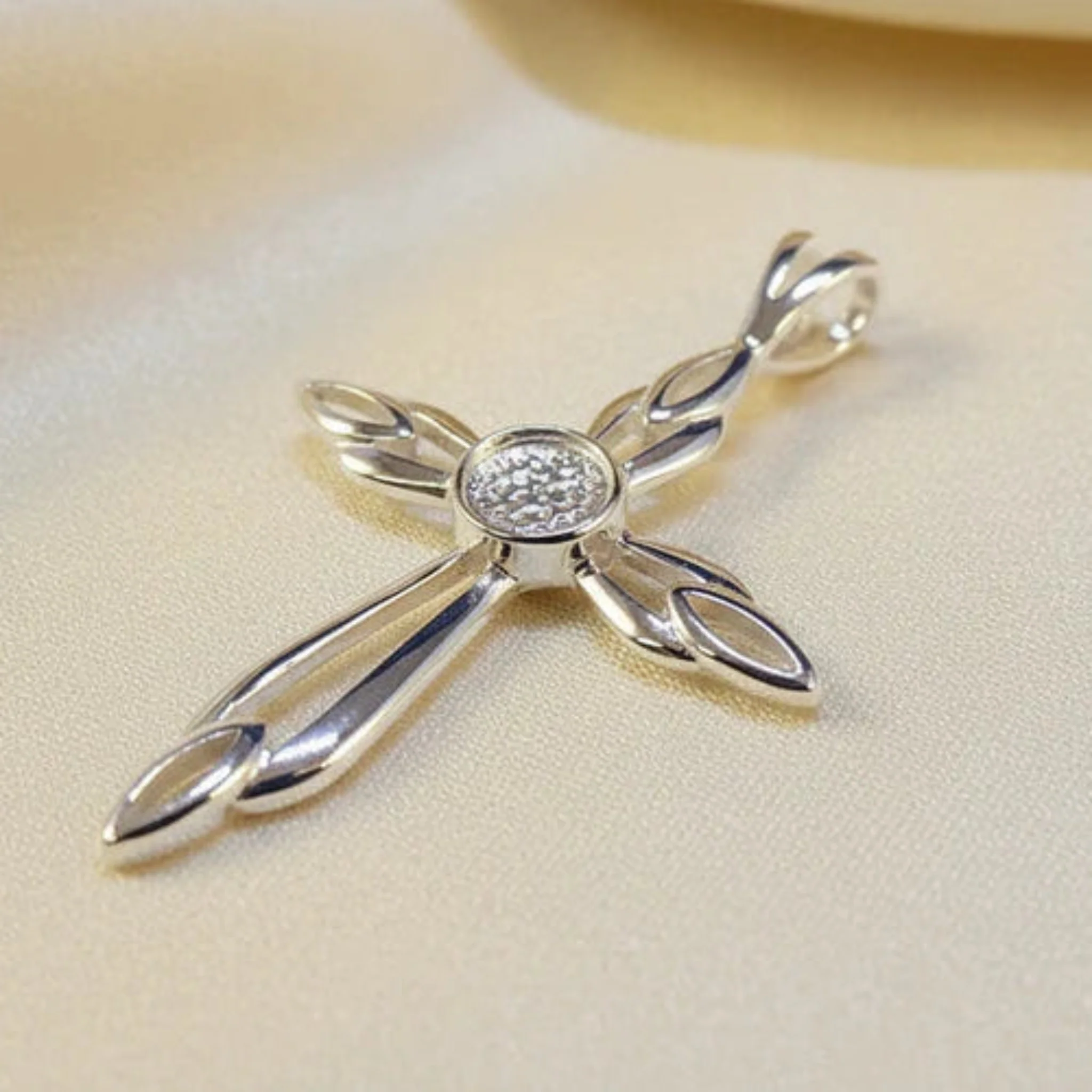 Errai Pendant - Image 2
