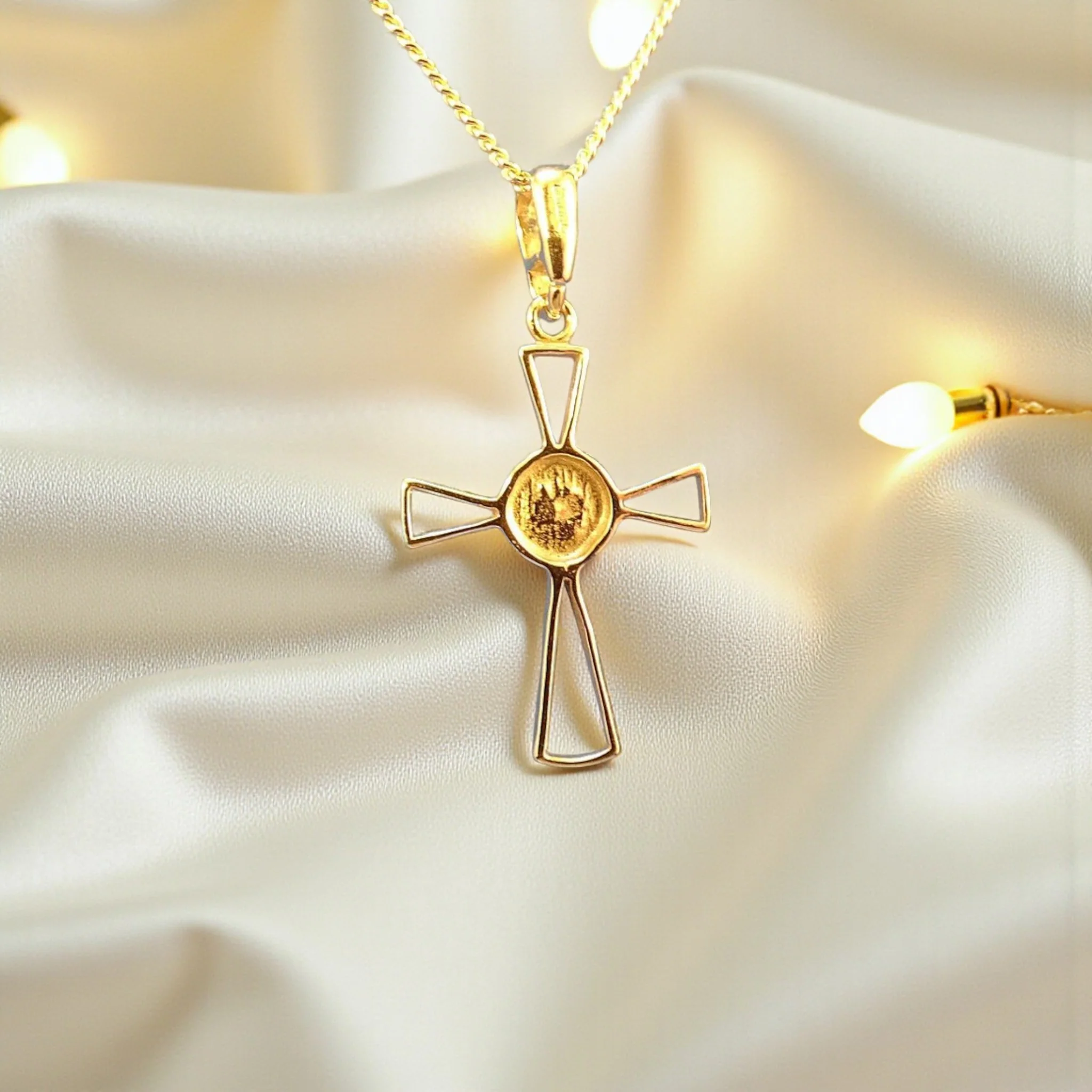 9ct Gold Open Cross