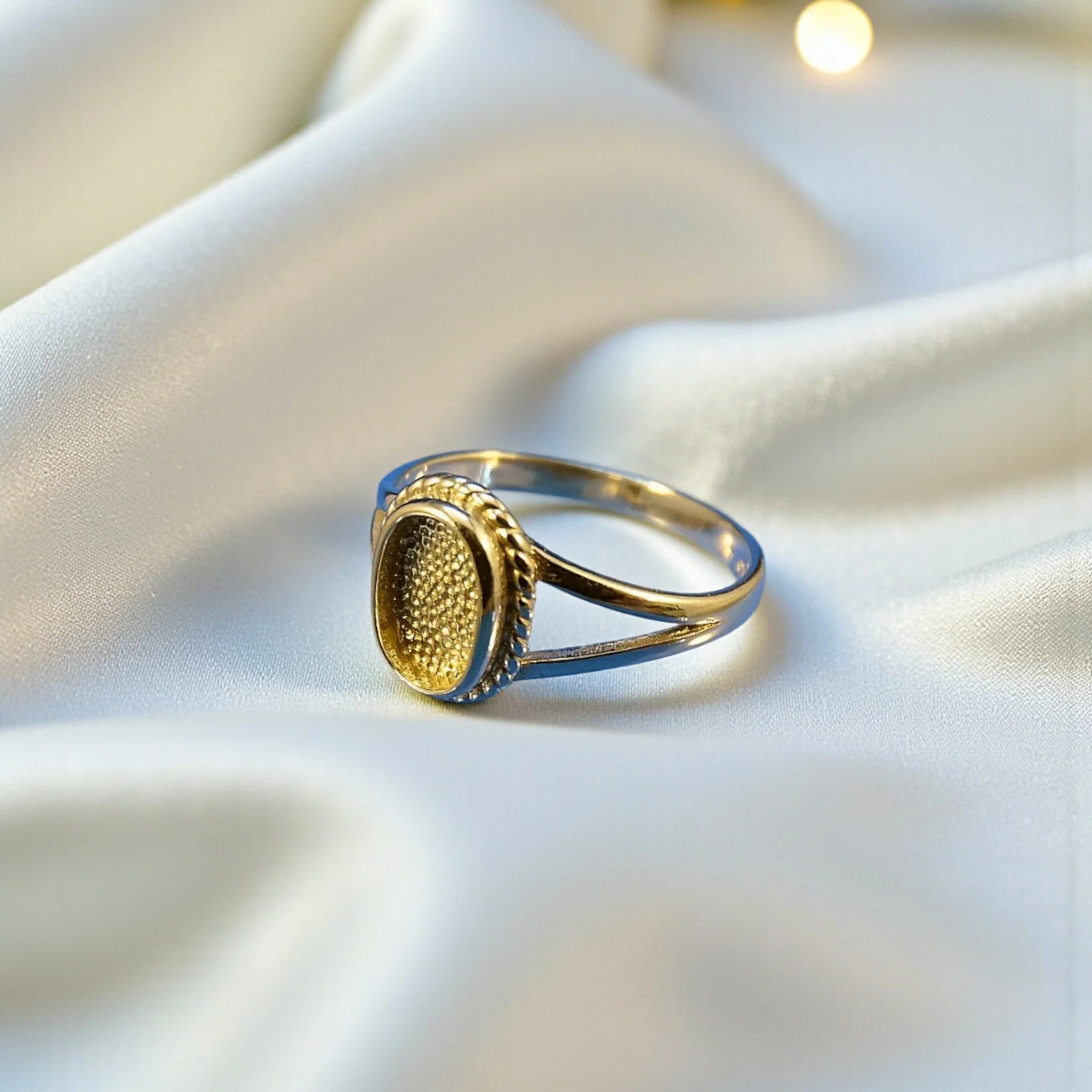 9ct Gold oval ring - Image 3