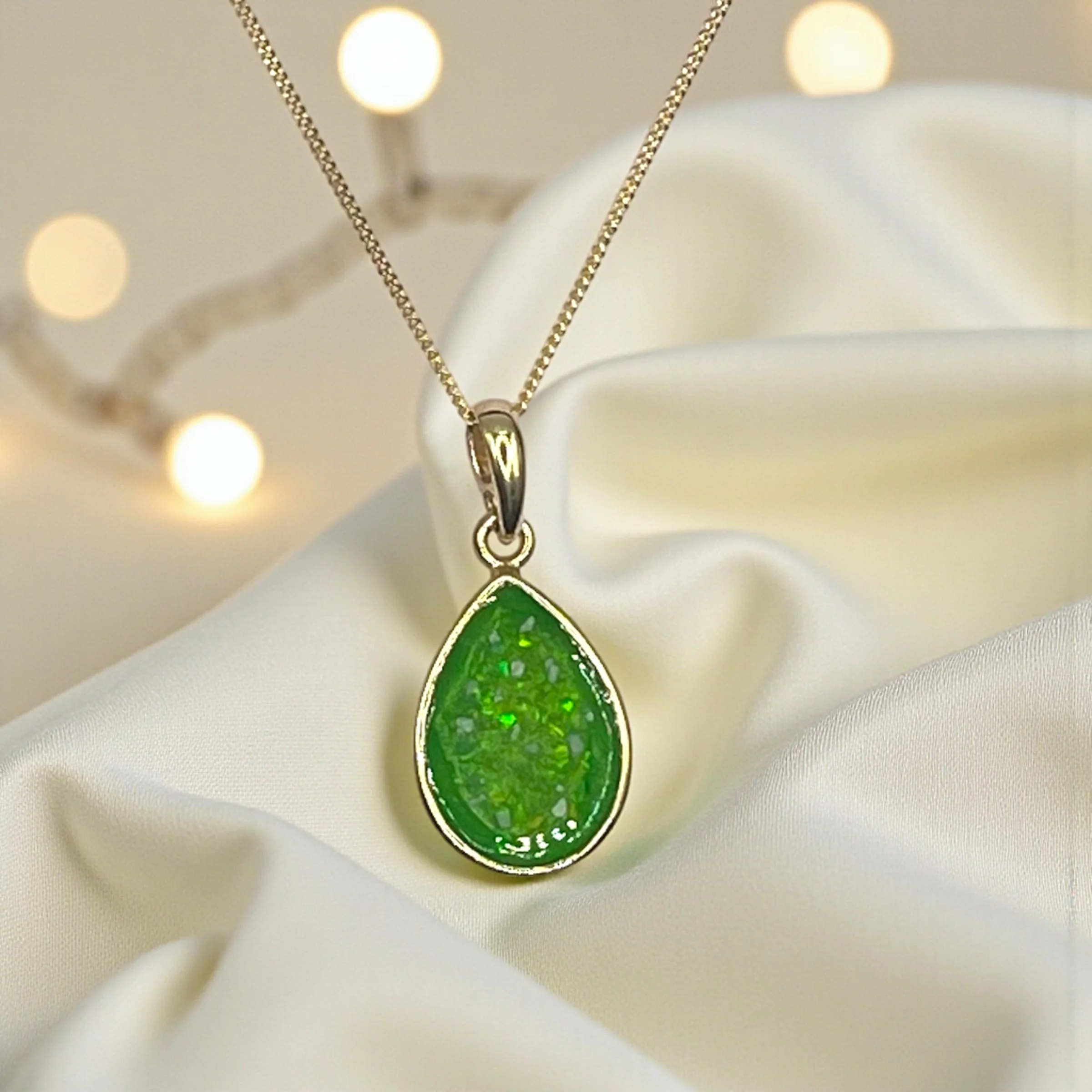 Solid 9ct Gold Pear Drop Pendant