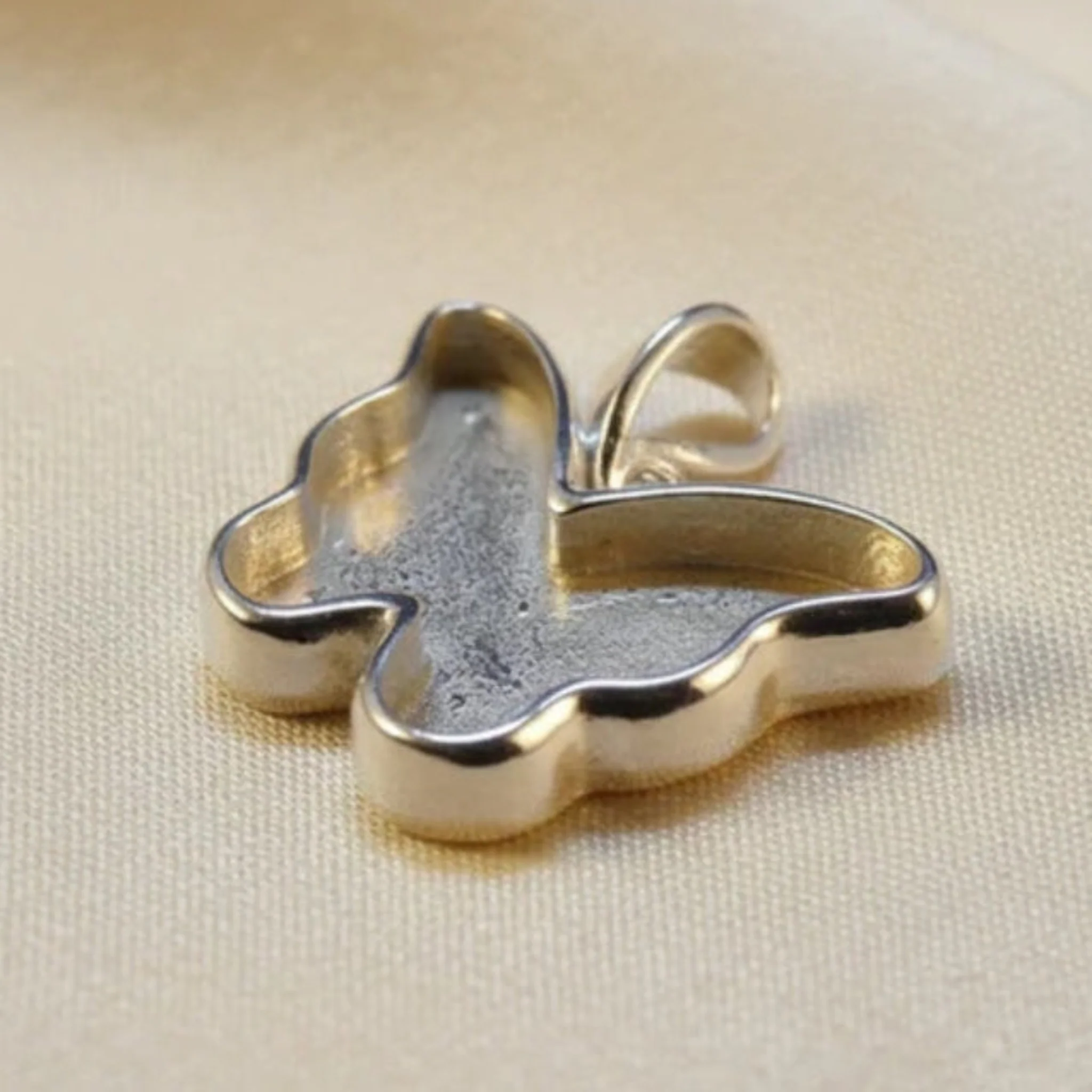 Foma Butterfly Pendant - Image 2