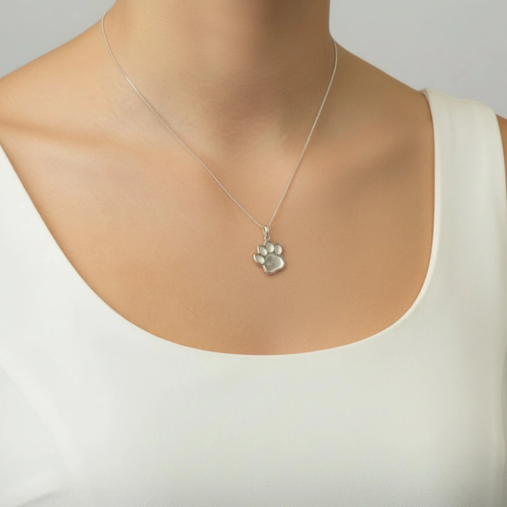 Daisy Paw Print Memorial Pendant - Image 4