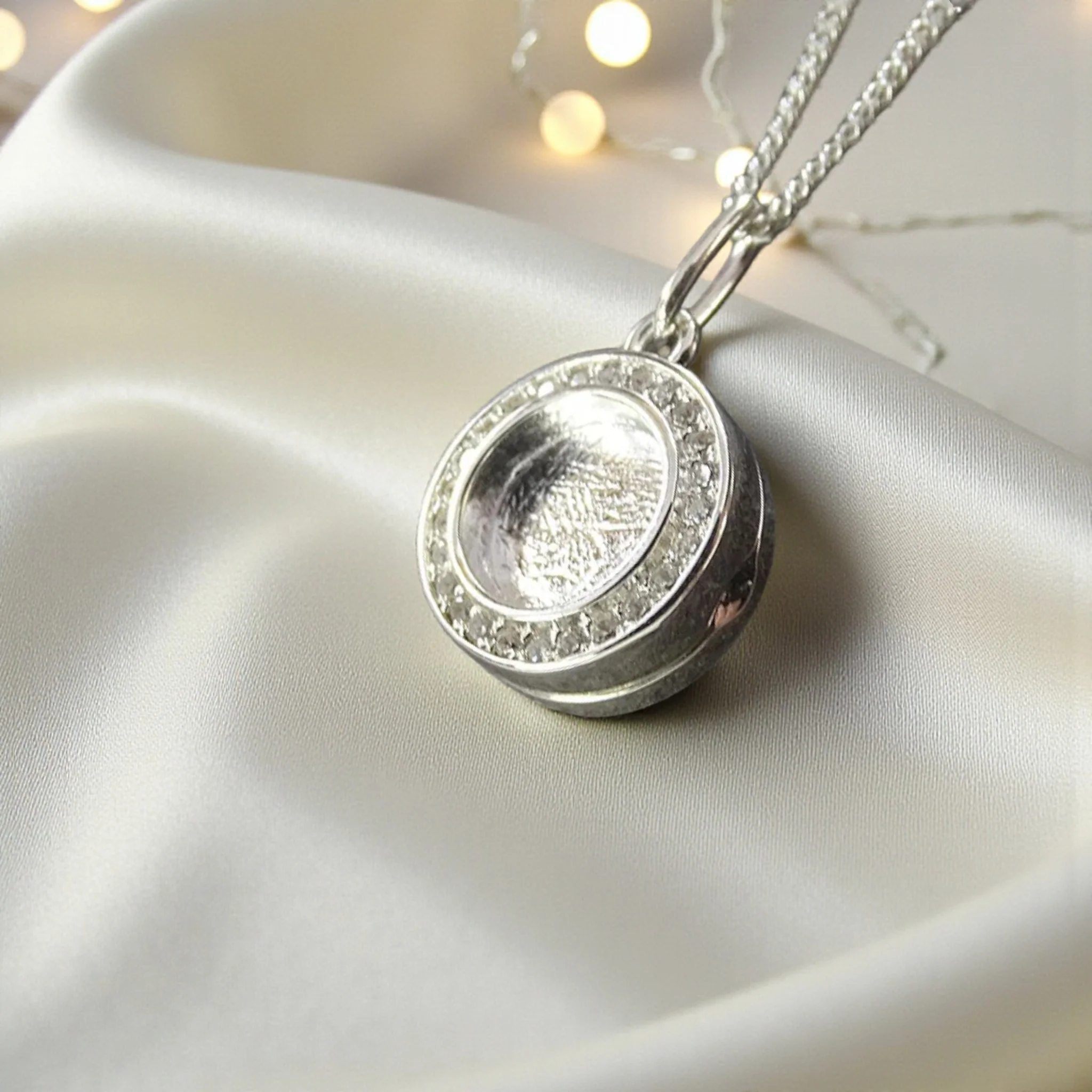 Zosma Locket (2 sizes available) - Image 2