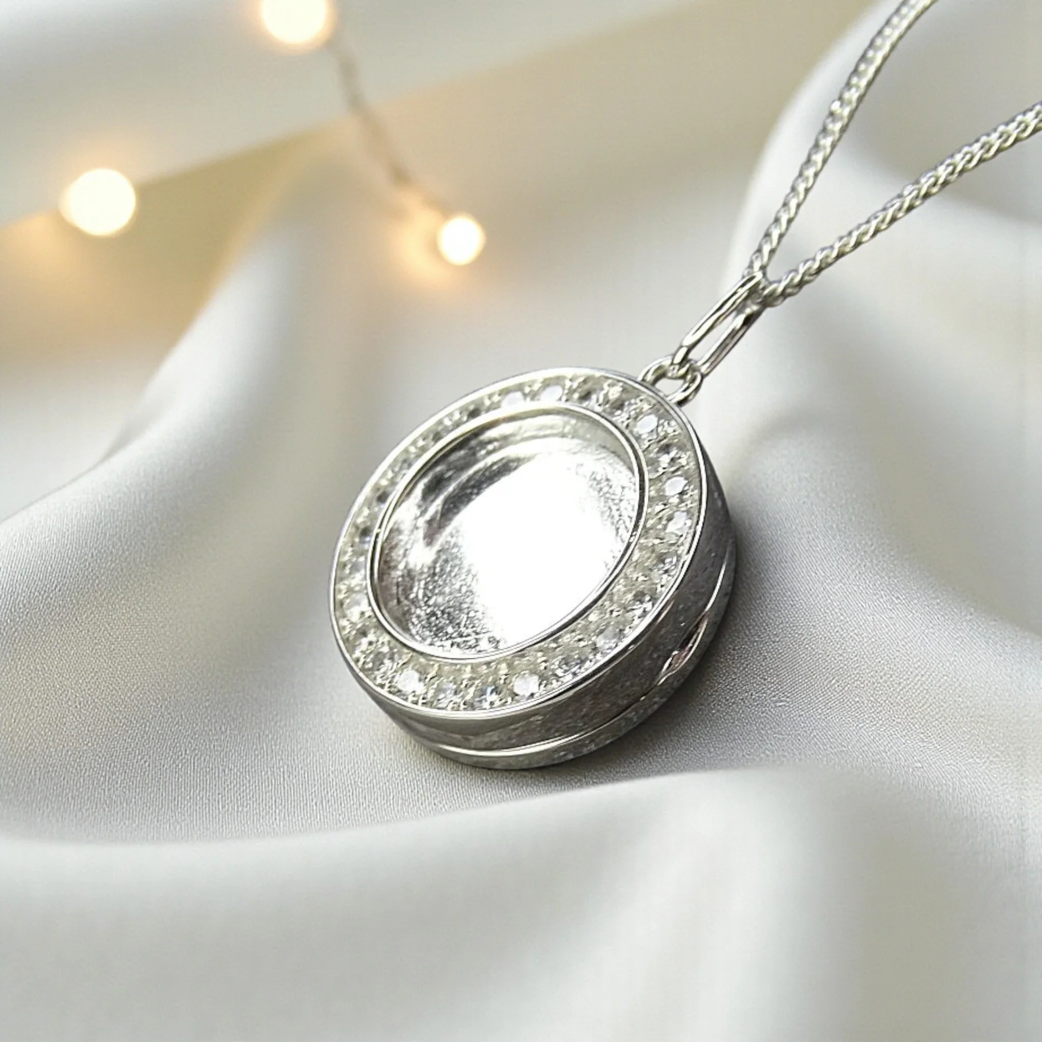 Zosma Locket (2 sizes available) - Image 3