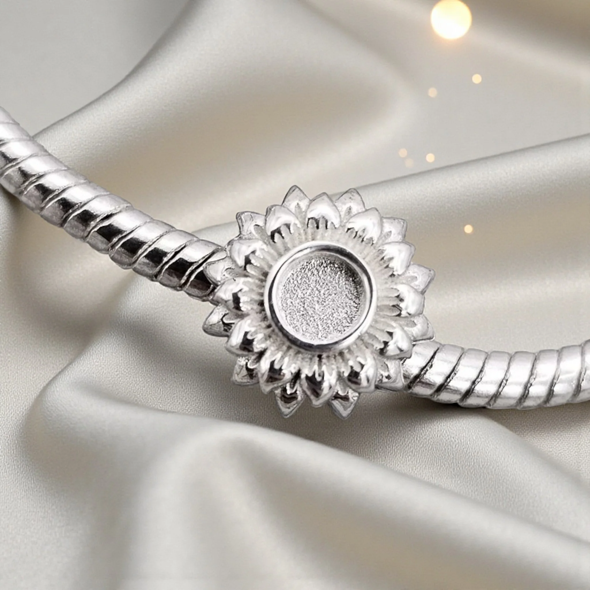 Flora Sunflower Charm - Image 2