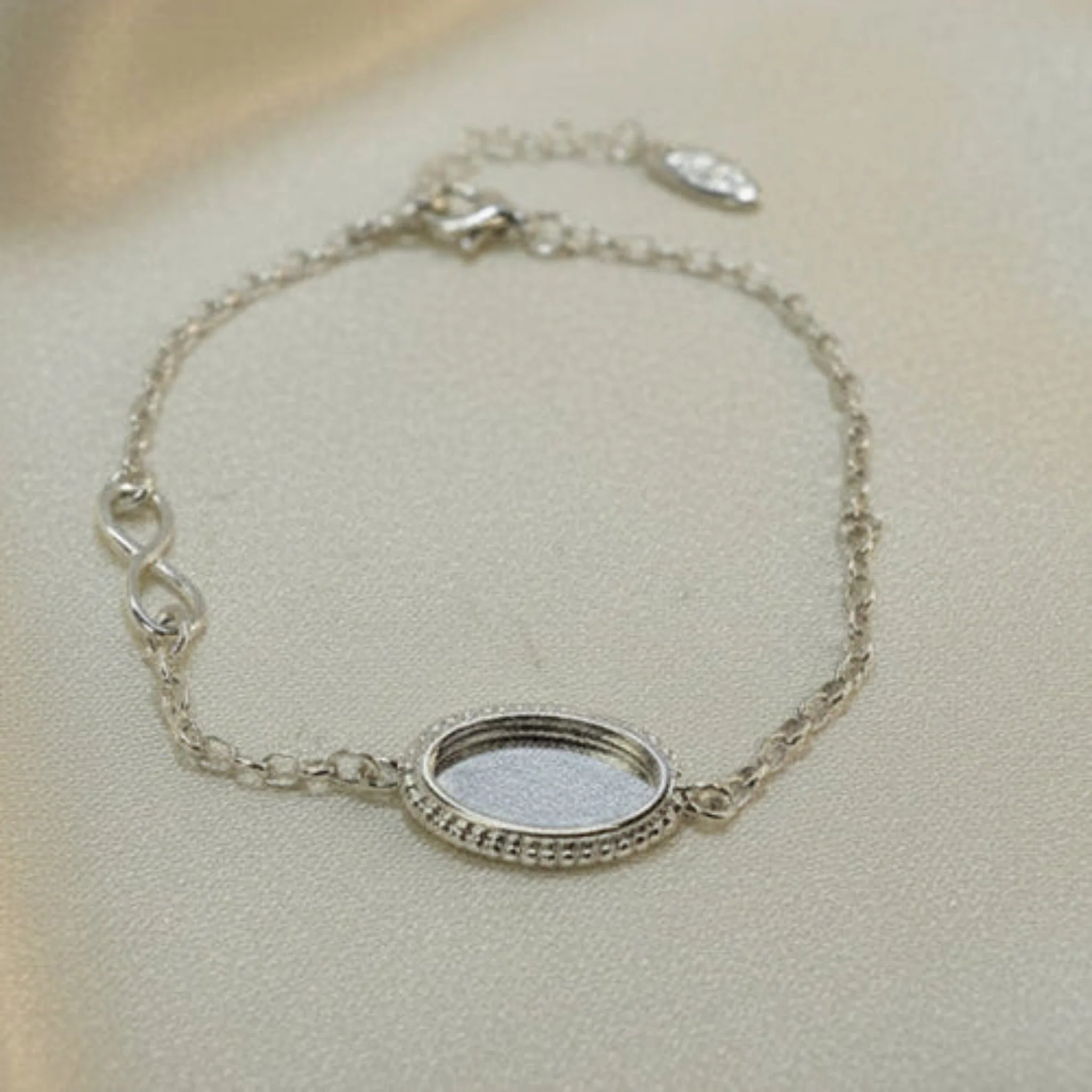 Lumen Bracelet - Image 3