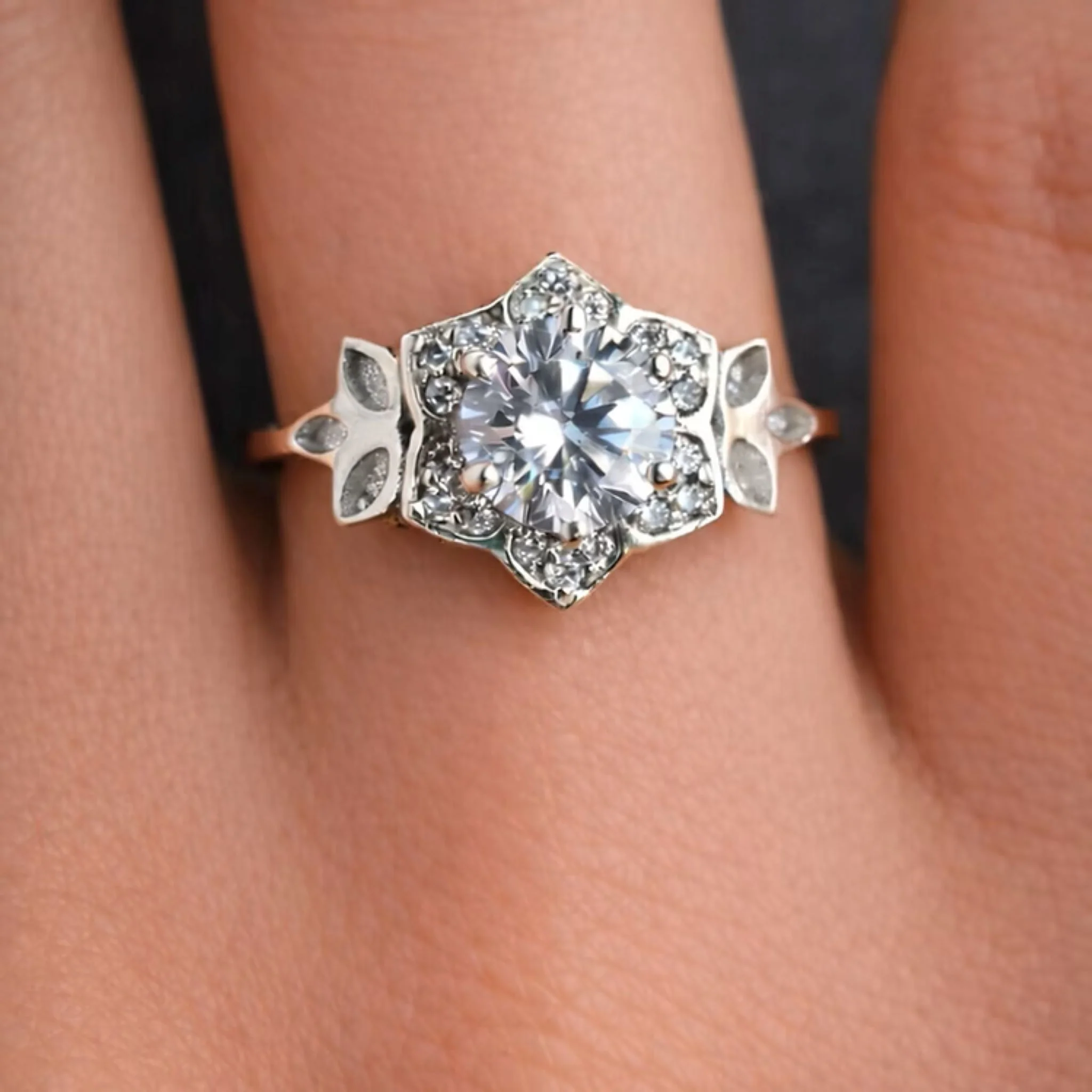 Vintage Floral Ring - Image 3