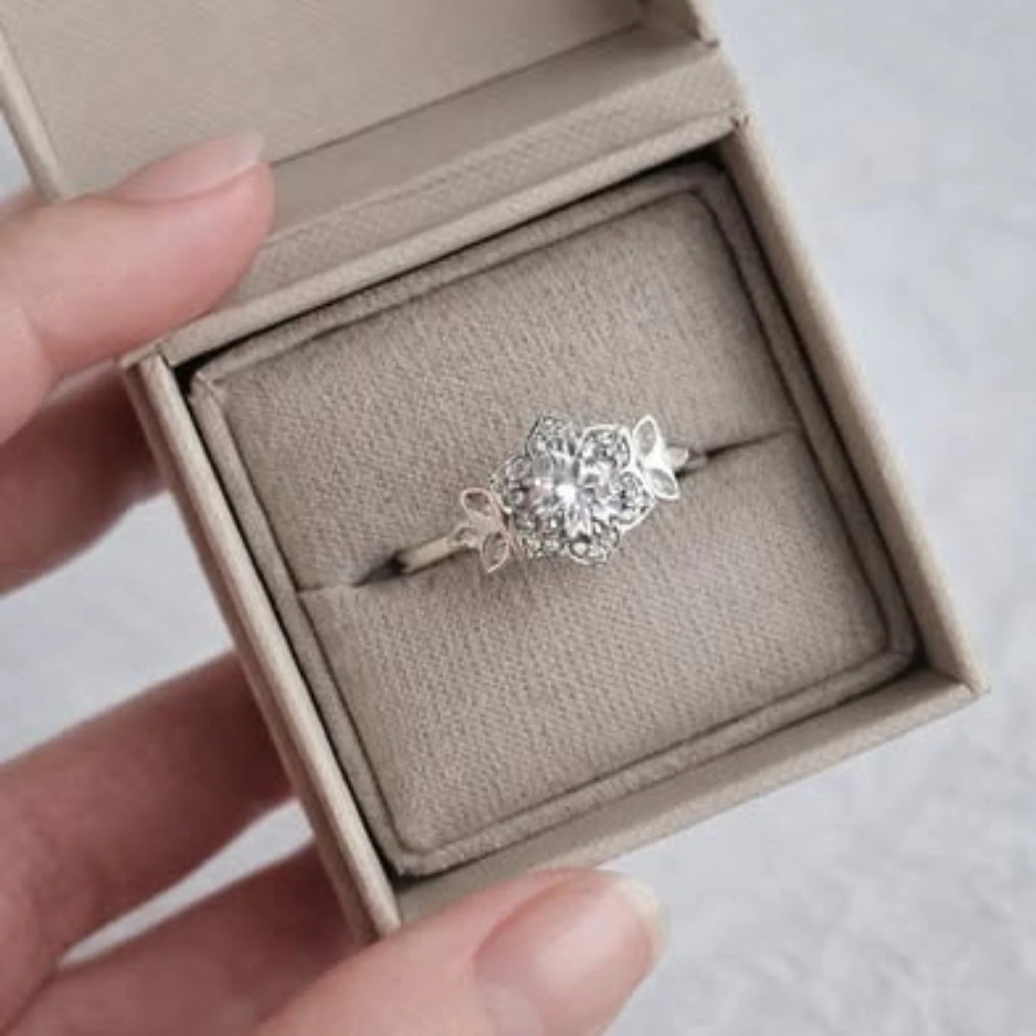 Vintage Floral Ring - Image 4